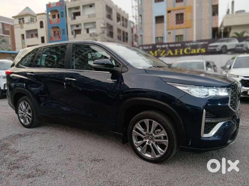 Toyota Innova Hycross 2.0 Zx Hybrid 7 Str, 2023, Petrol
