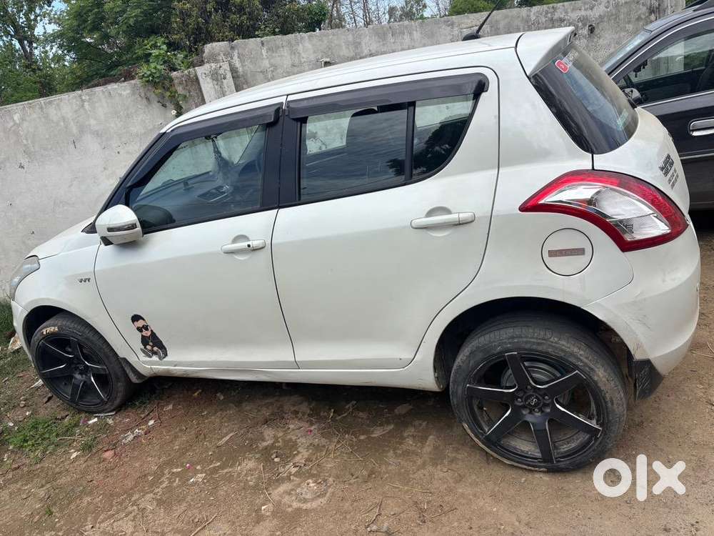 Maruti Suzuki Swift 2015 Petrol Well Maintained
