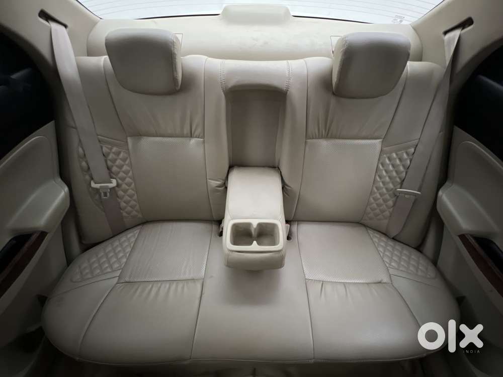 Maruti Suzuki Dzire 1.2 Zxi Amt, 2017, Petrol