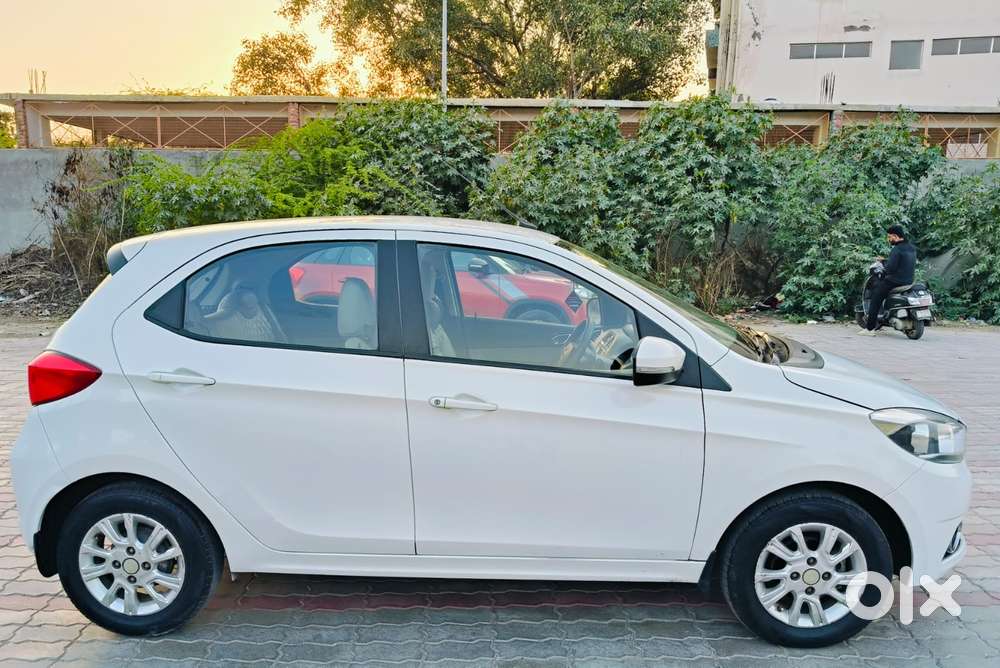 Tata Tiago 1.2 Revotron Xza, 2017, Petrol