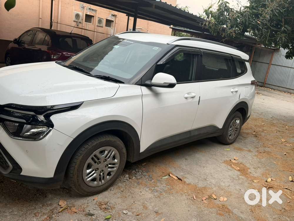 Kia Carens 2023 Petrol Good Condition