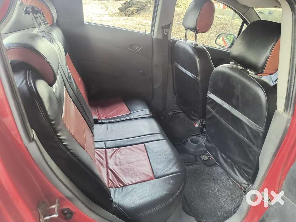 Red Chevrolet Beat Diesel 2011