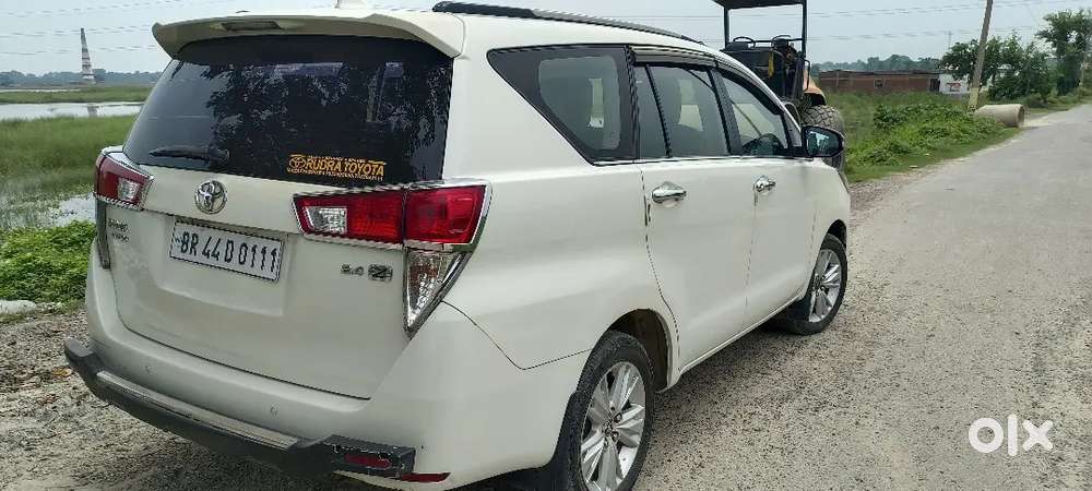 Toyota Innova Crysta 2.4 2017