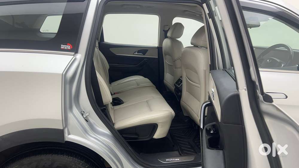 Mahindra Xuv700 2.0 Ax 7 Petrol At Luxury Pack Str, 2023, Petrol