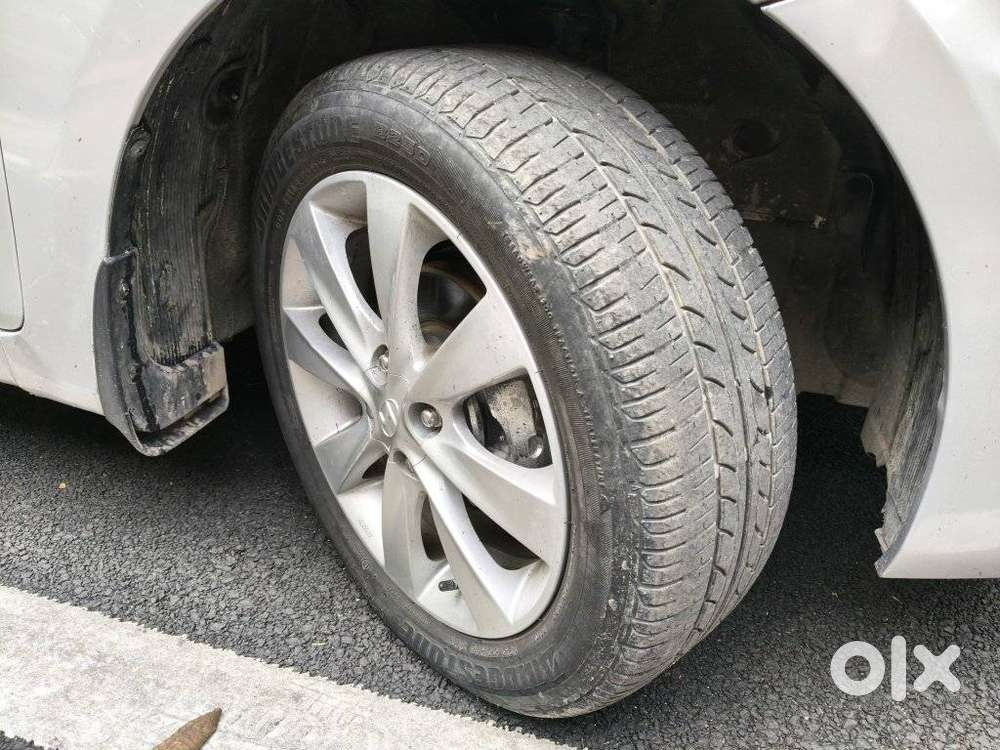 Hyundai Verna Fluidic 1.6 Vtvt Sx, 2011, Petrol