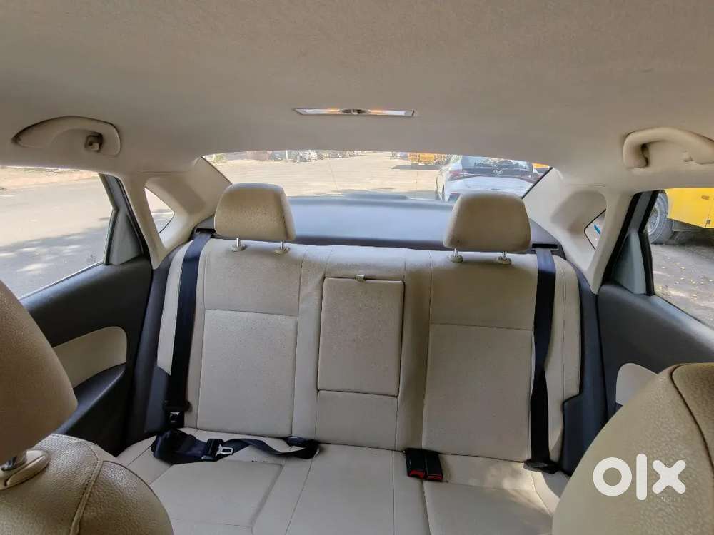 Single-user Vw Vento Highline 1.6 Tdi, New Suspension ,full Vw History