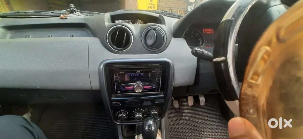 Renault Duster 2014 Petrol 185000 Km Driven