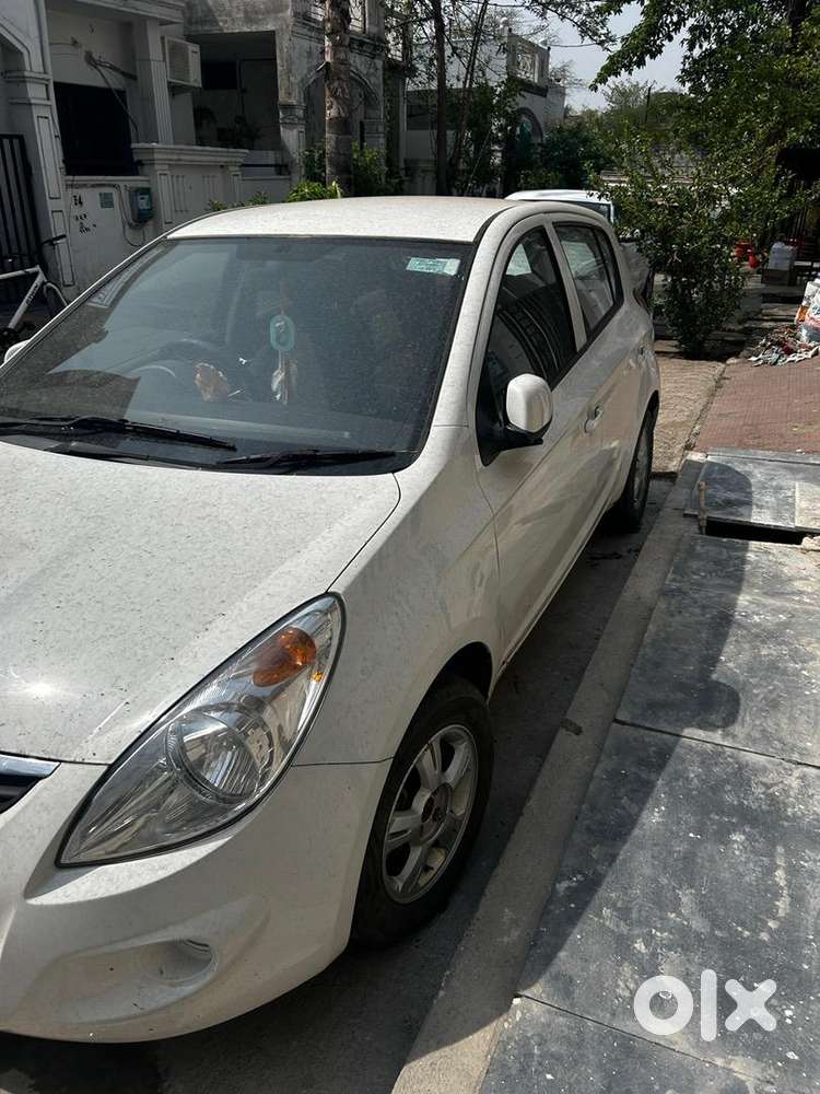 Hyundai I20 Sportz 2012 Petrol Manual  Well Maintained  51,000 Km