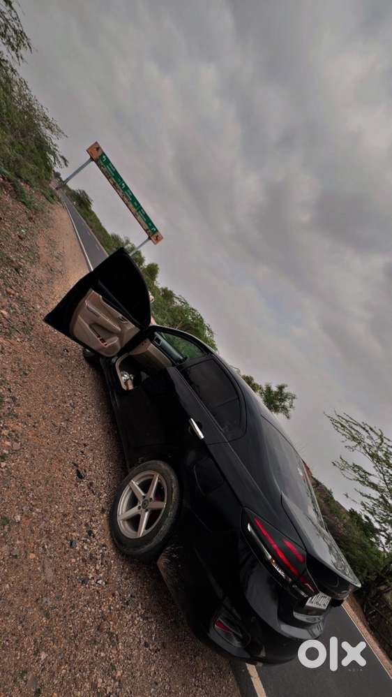 Maruti Suzuki Ciaz 2015 Diesel 90000 Km Driven
