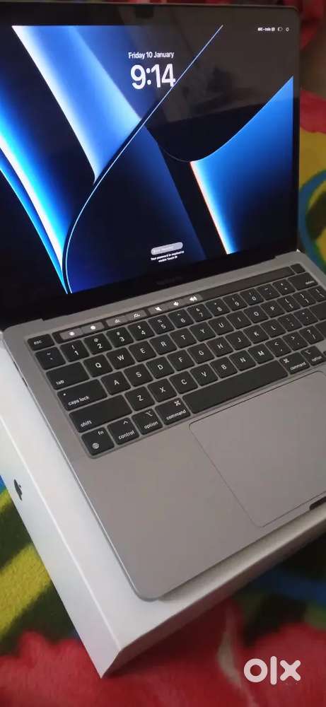 Macbook Pro M2 2022 with Touchbar