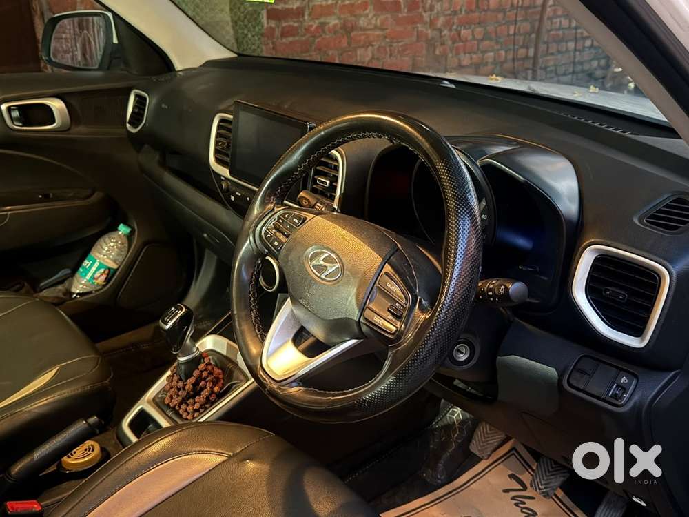 Hyundai Venue Diesel 2021 With Sunroof And Cruies Control