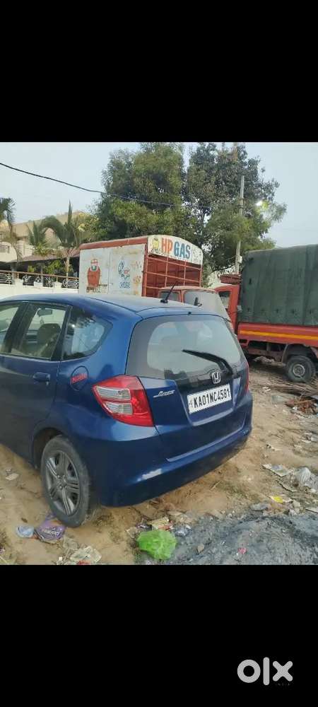 Honda Jazz 1.5 V I-dtec Mt 2011 For Sale - 270000
