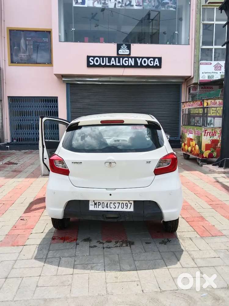Tata Tiago 2017 Petrol Well Maintained