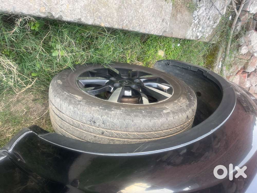 Mahindra Top Variant Automatic Drive Push Button Start