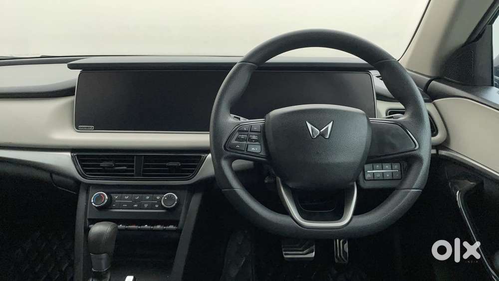 Mahindra Xuv700 2.2 Ax 5 Diesel At 7 Str, 2023, Diesel