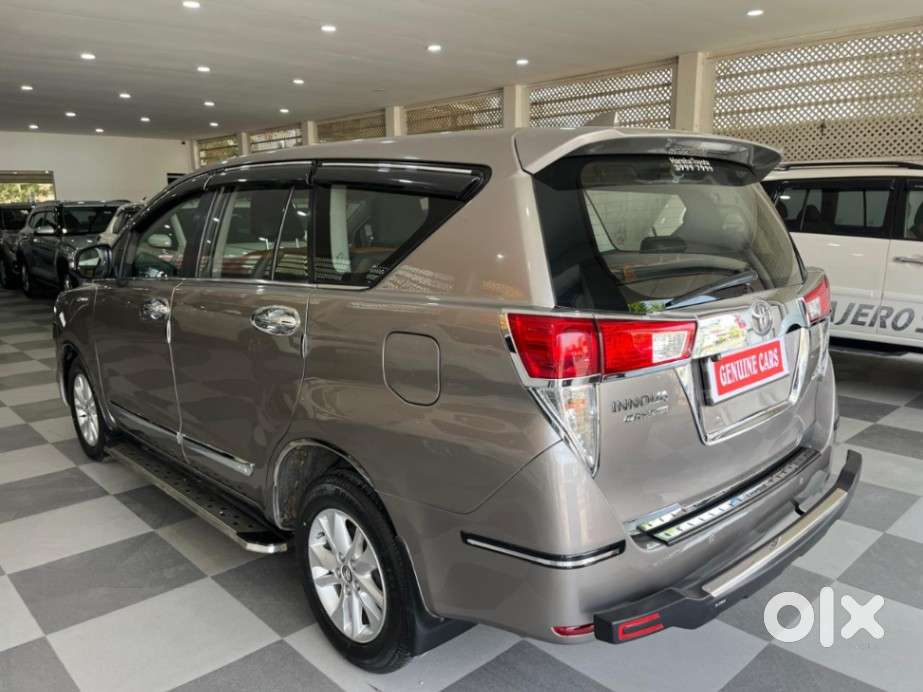 Toyota Innova Crysta 2.4 G Mt 7 Str, 2016