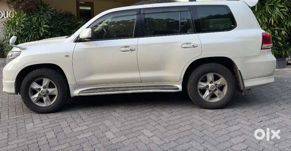 Toyota Land Cruiser V8