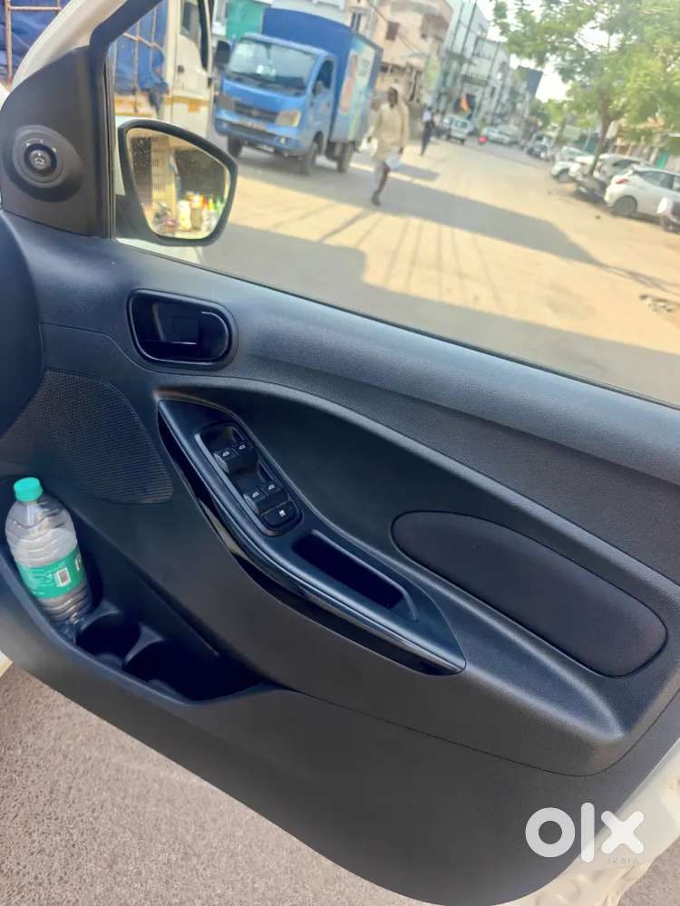 Ford Figo Automatic Titanium 2021