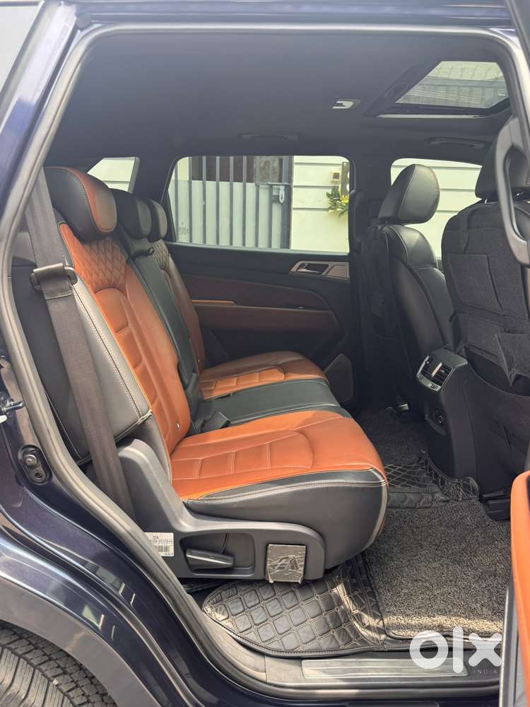 Mahindra Alturas G4 4x2 At, 2022, Diesel