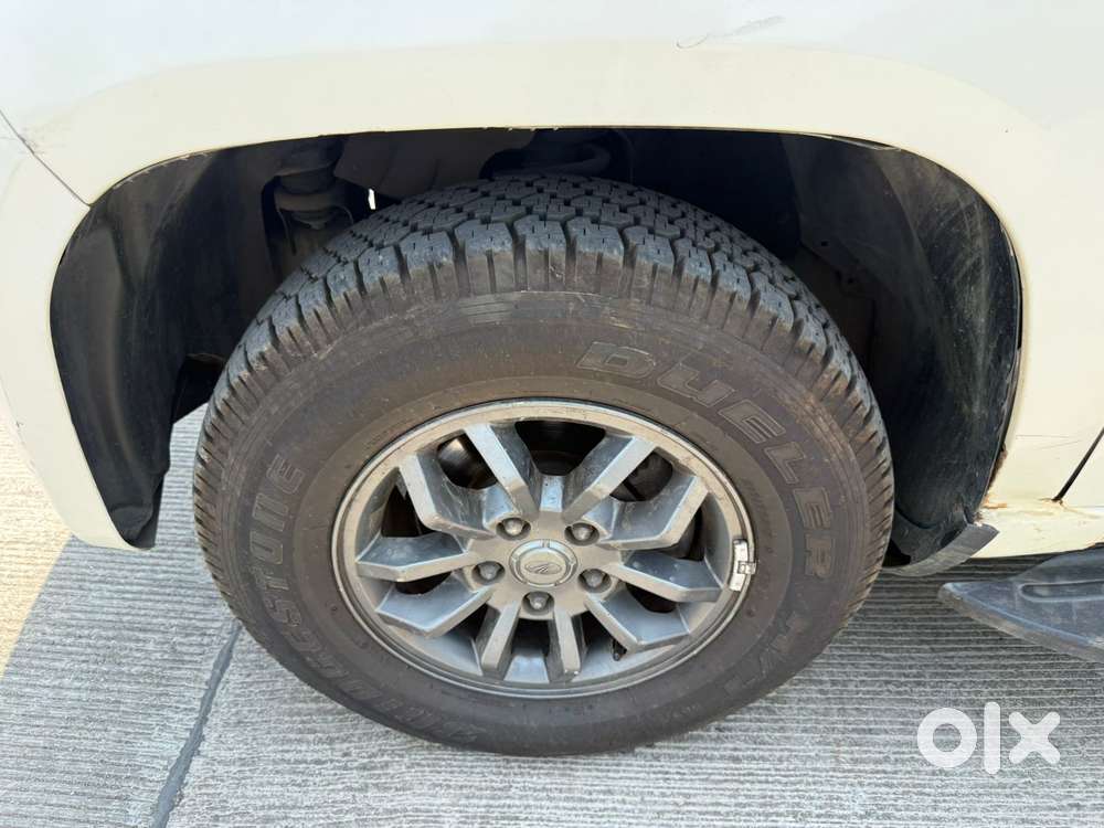 Mahindra Tuv 300 T10 Amt (automatic), 2017, Diesel