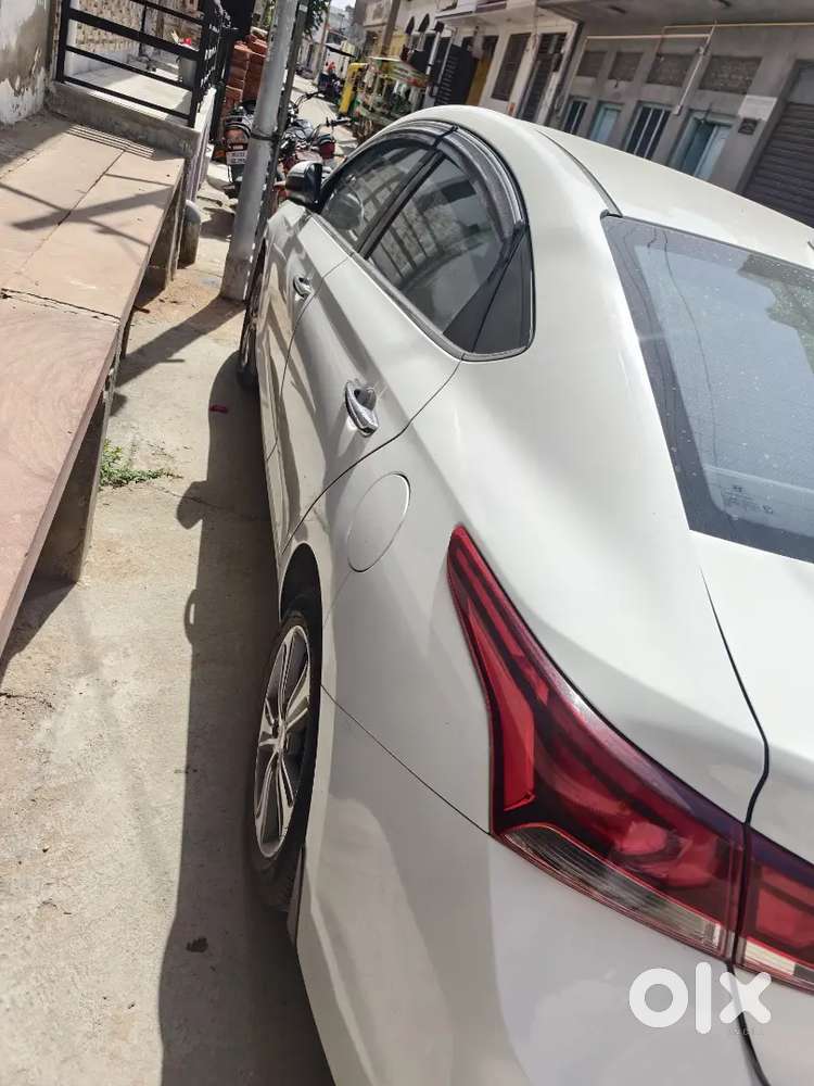 Verna Top Modal 2018