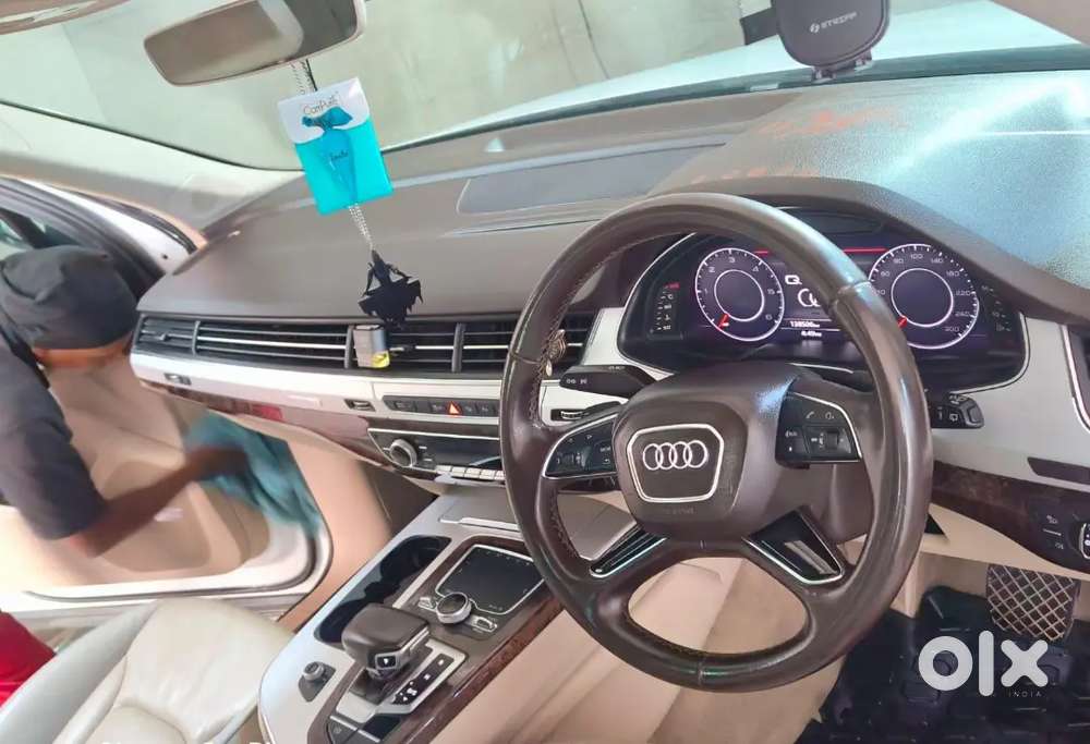 Audi Q7 Diesel 2016 With Sunroof
