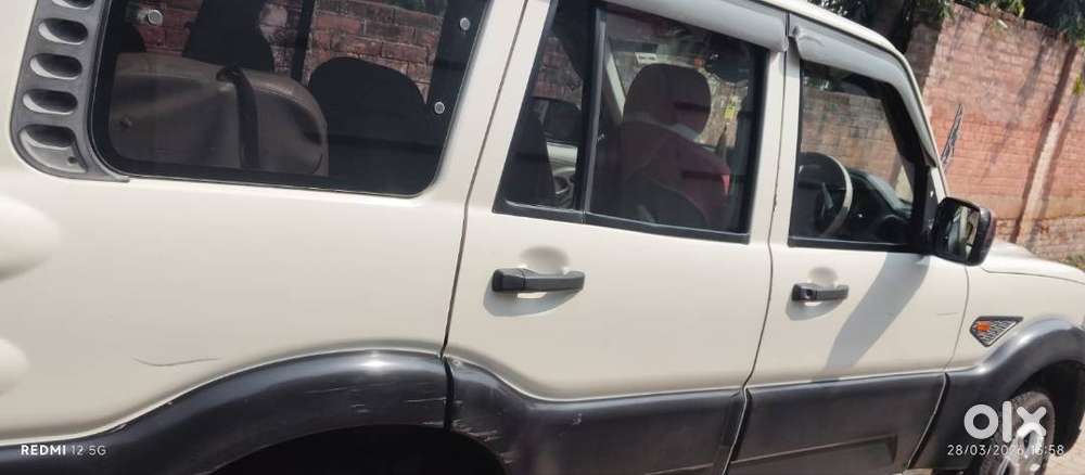 White Colour Good And Well Maintain Sigle Hand Used