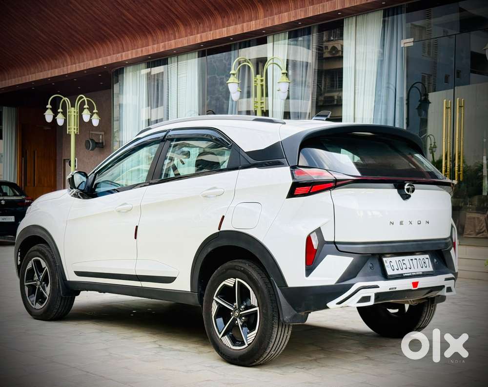 Tata Nexon Creative Plus S 1.2 Revotron Petrol 6 Amt Dt, 2025, Petro..
