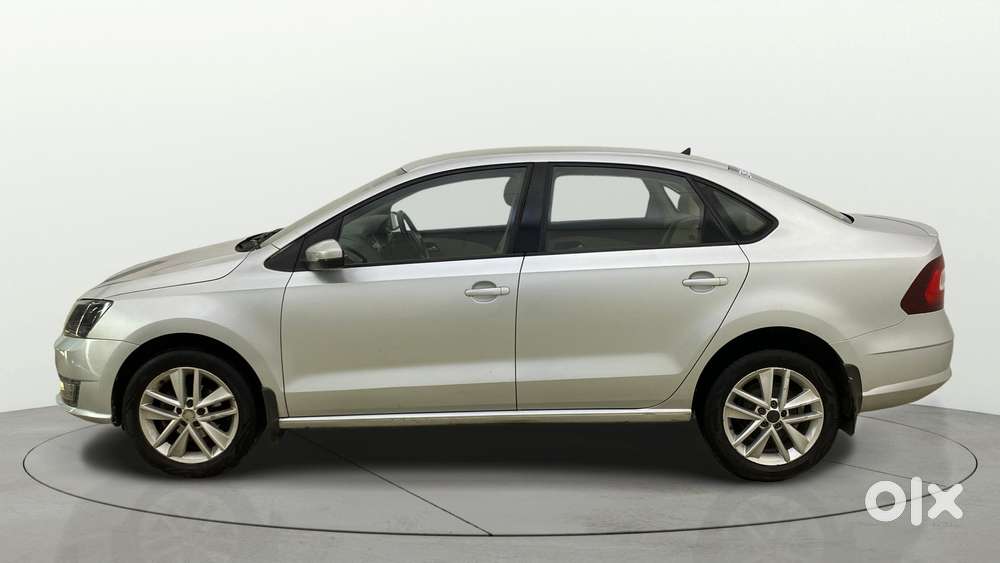 Skoda Rapid 1.6 Mpi At Style, 2017, Petrol