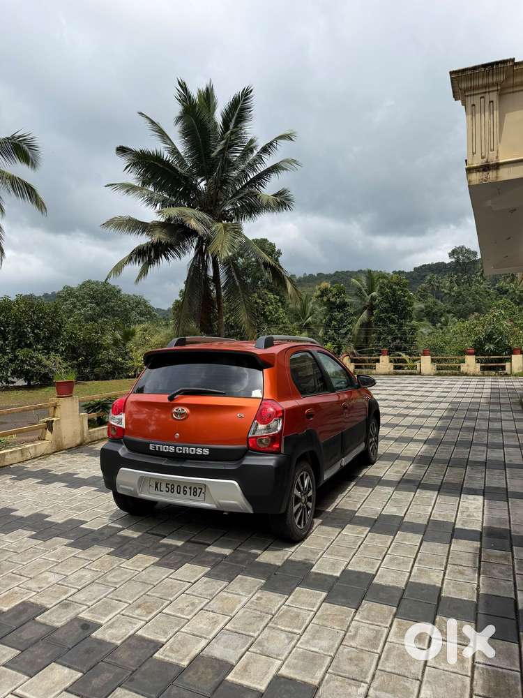 Toyota Etios Cross 1.5l V, 2015, Petrol