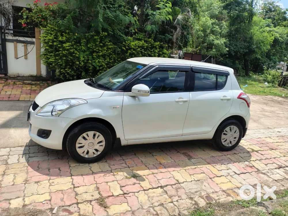 Maruti Suzuki Swift Vxi Bsiv, 2013, Petrol