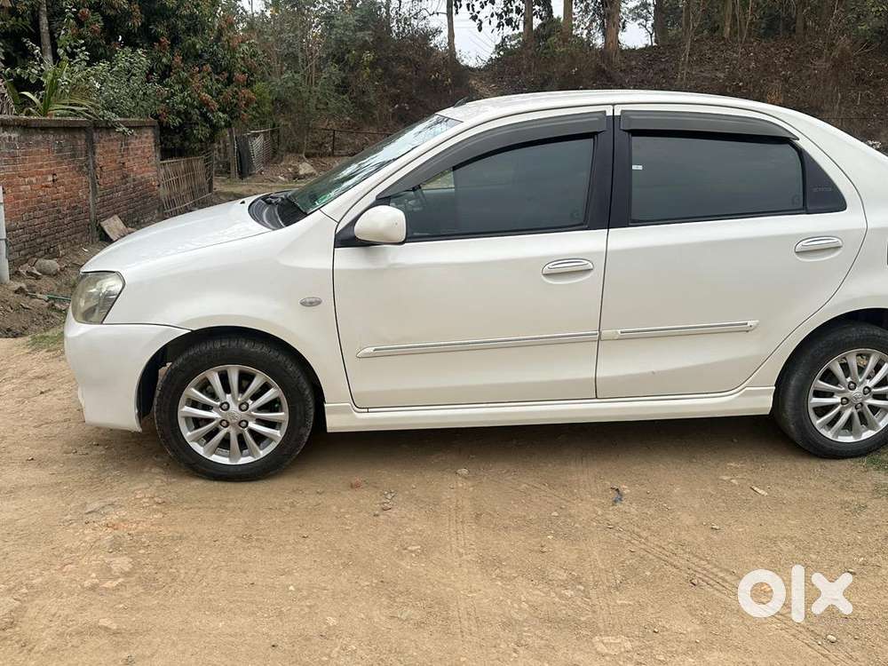 Toyota Etios 2011 Petrol 80000 Km Driven