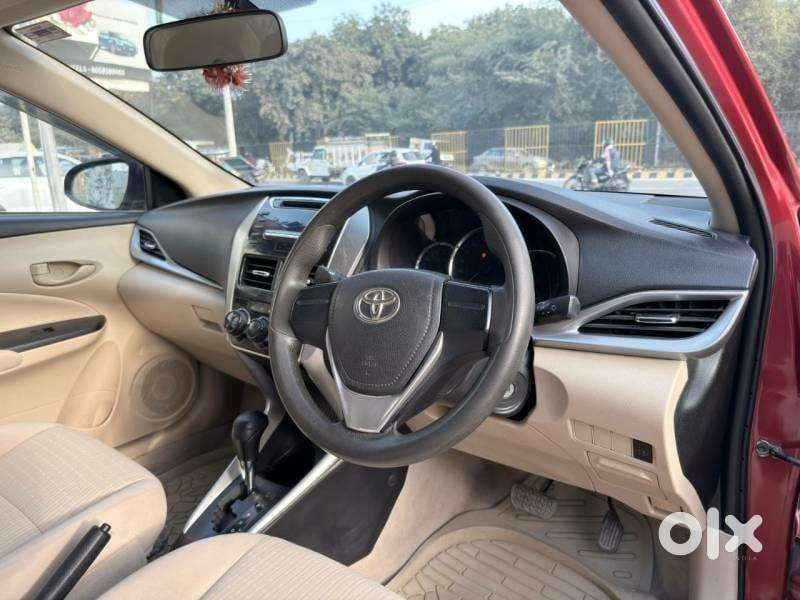 Toyota Yaris J Cvt, 2018, Petrol