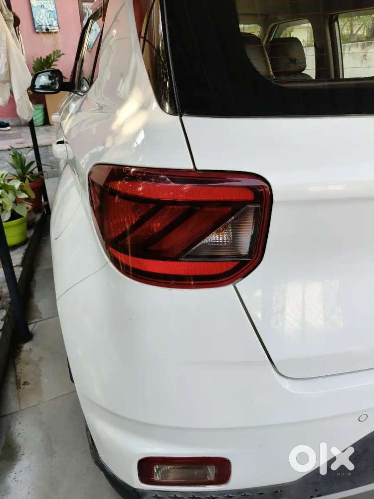 Hyundai Venue 2019 Petrol 35000 Km Driven