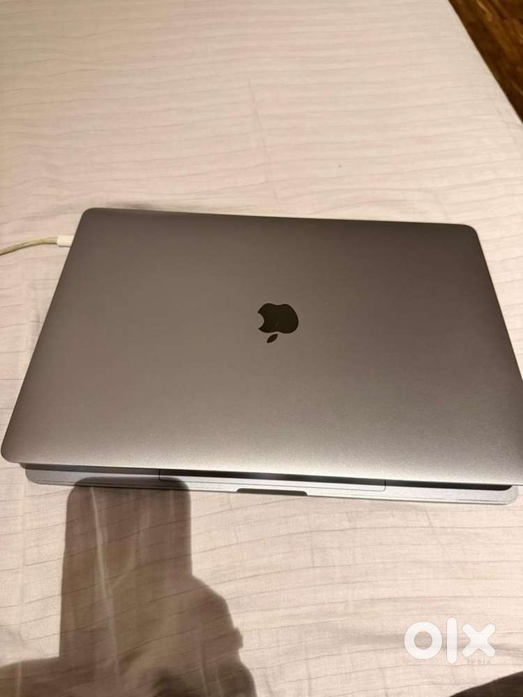 Macbook Pro 15 inch i9 16GB RAM 512 GB SSD - Computers & Laptops