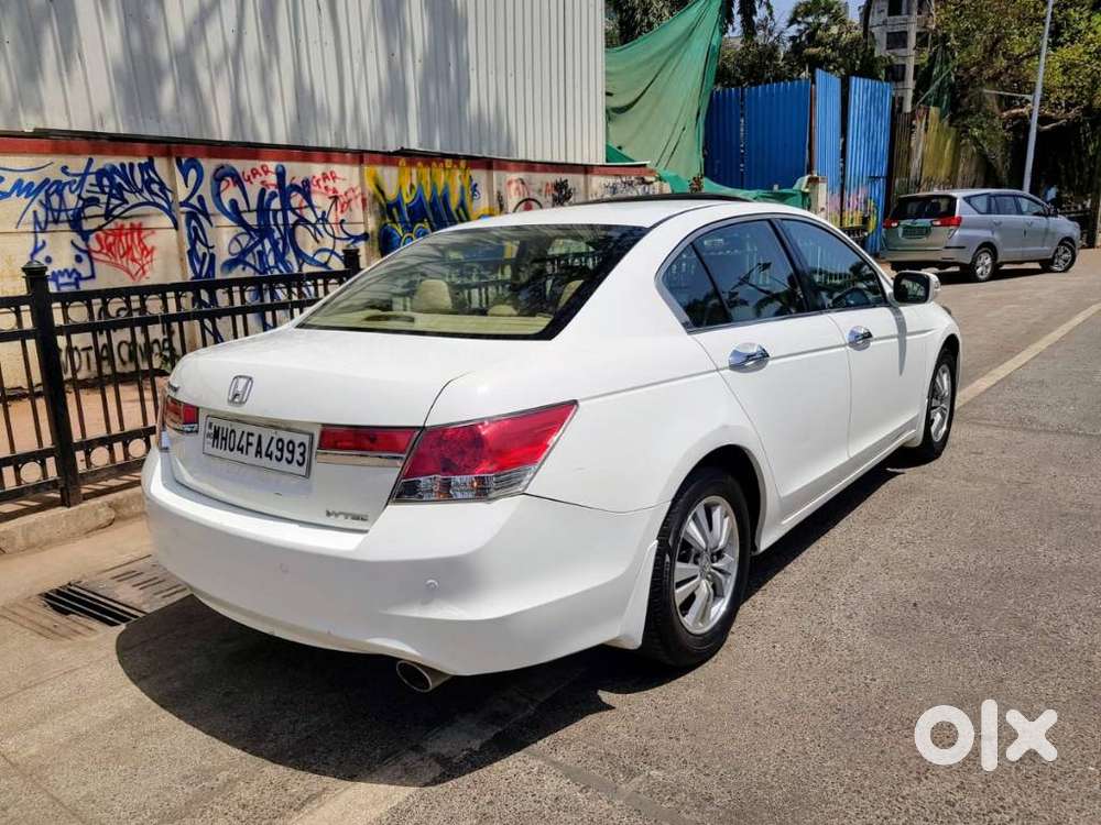 Honda Accord 2.4 Elegance Manual, 2011, Petrol