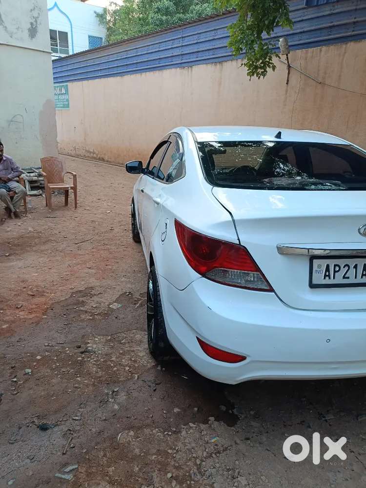Hyundai Fluidic Verna