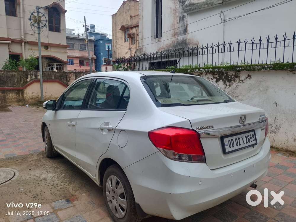 Honda Amaze 2016 Petrol Well Maintained