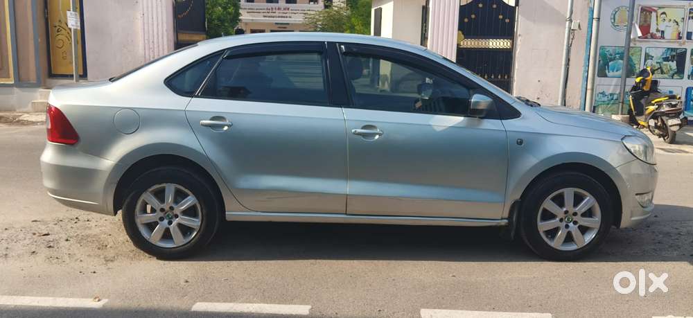 Skoda Laura Elegance 1.9 Tdi Mt, 2014, Diesel