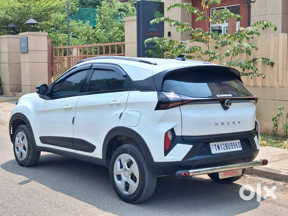 Tata Nexon Pure 1.2 Revotron Petrol 6 Mt, 2026, Petrol