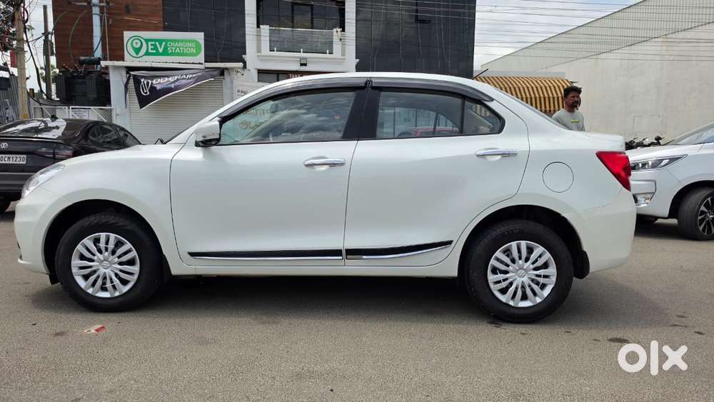 Maruti Suzuki Swift Dzire 1.3 Vxi, 2023, Petrol