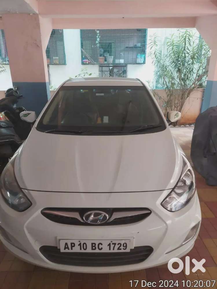 Hyundai Verna Fludic Automatic