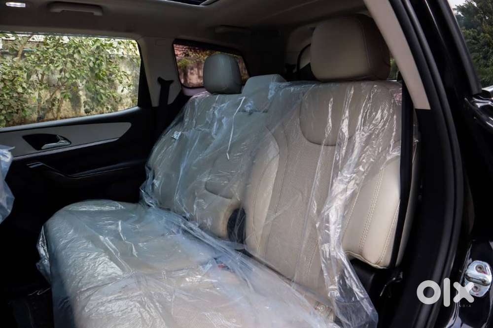 Mahindra Xuv700 2.2 Ax 7 Diesel At Luxury Pack Str, 2024, Diesel