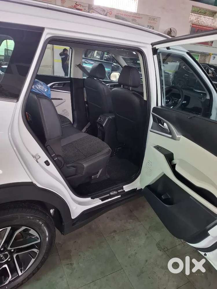 Kia Carens 2024 Diesel 23500 Km Driven