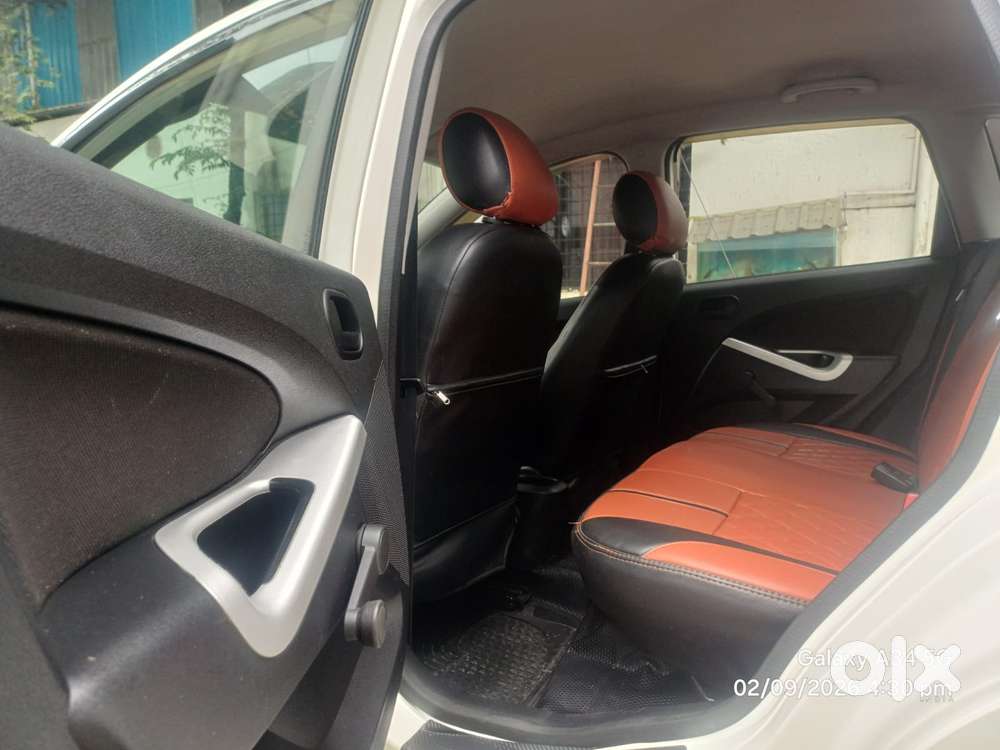 Ford Figo Petrol Titanium, 2012, Petrol