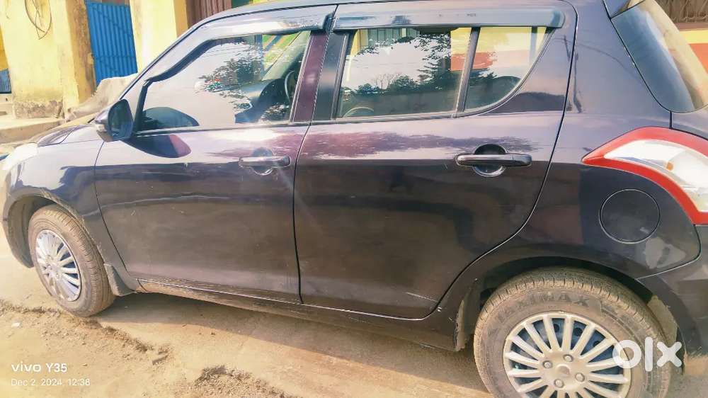 Maruti Suzuki Swift 2017 Petrol 75000 Km Driven