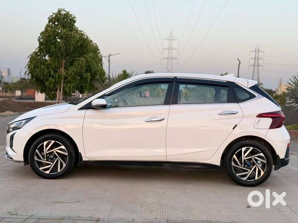 Hyundai I20 Asta (o) 1.2 Mt, 2023, Petrol