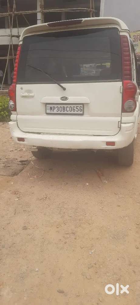 Mahindra Bolero Neo 2013