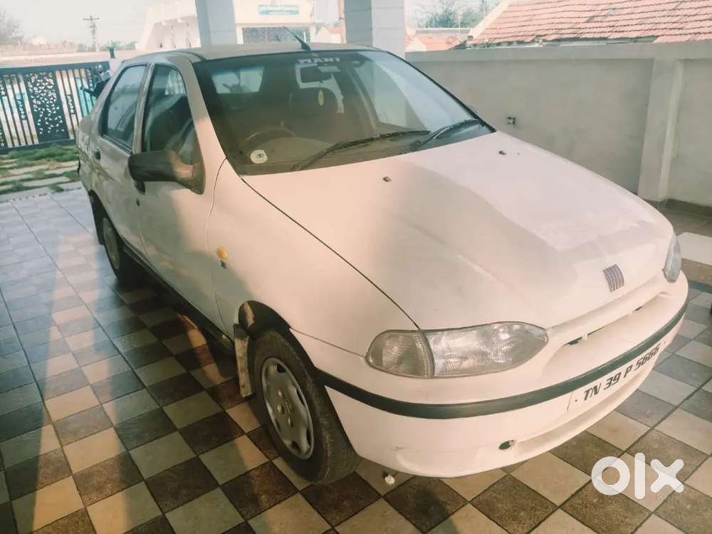 Fiat Siena 2000.                     Petrol 147000 Km Driven