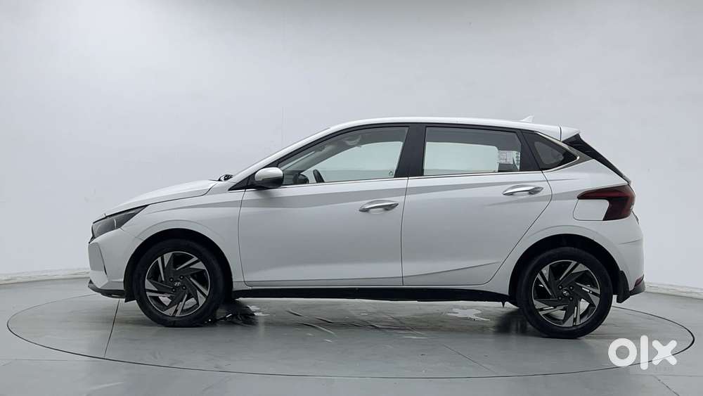 Hyundai I20 Asta (o) 1.2 Ivt Dual Tone, 2021, Petrol